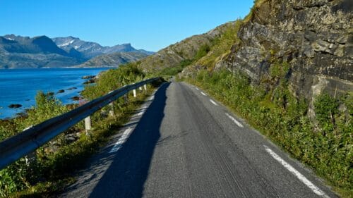 Langs veien på Kjerringøy