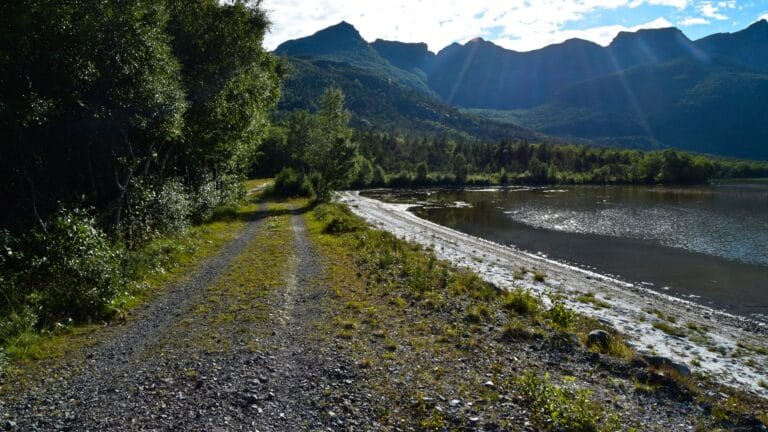 Langs veien til Sørvatnet