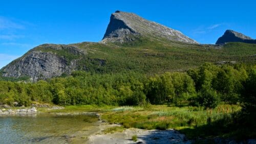 Nede ved havet på Låter