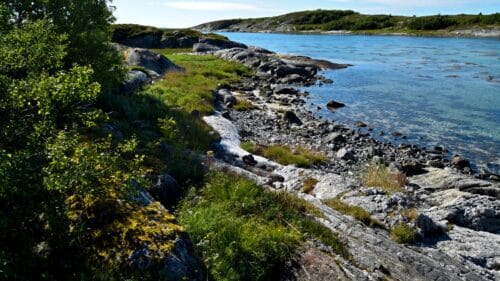 Nede ved havet på Låter