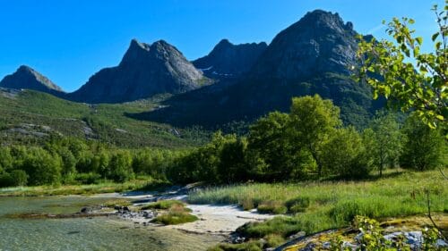 Nede ved havet på Låter