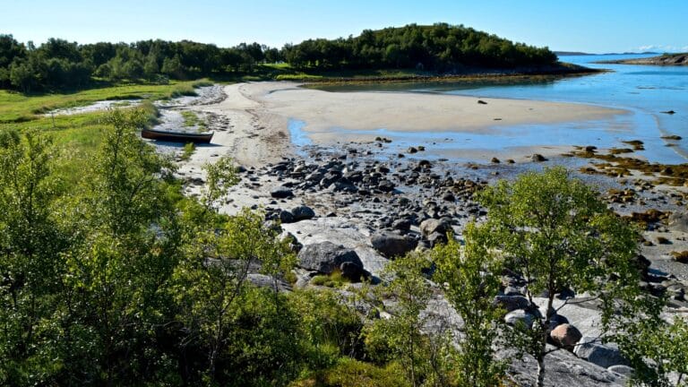 Strandåvika Vest strand på Kjerringøy